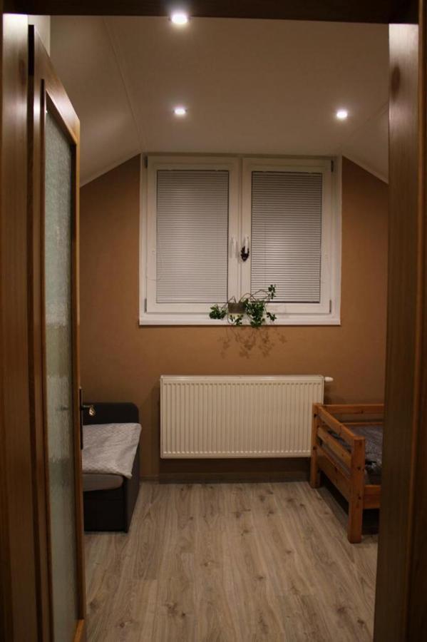 Prijemny Podkrovny Byt V Srdci Dechtic Dechtice Exterior foto