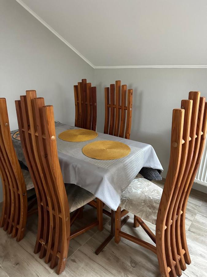 Prijemny Podkrovny Byt V Srdci Dechtic Dechtice Exterior foto